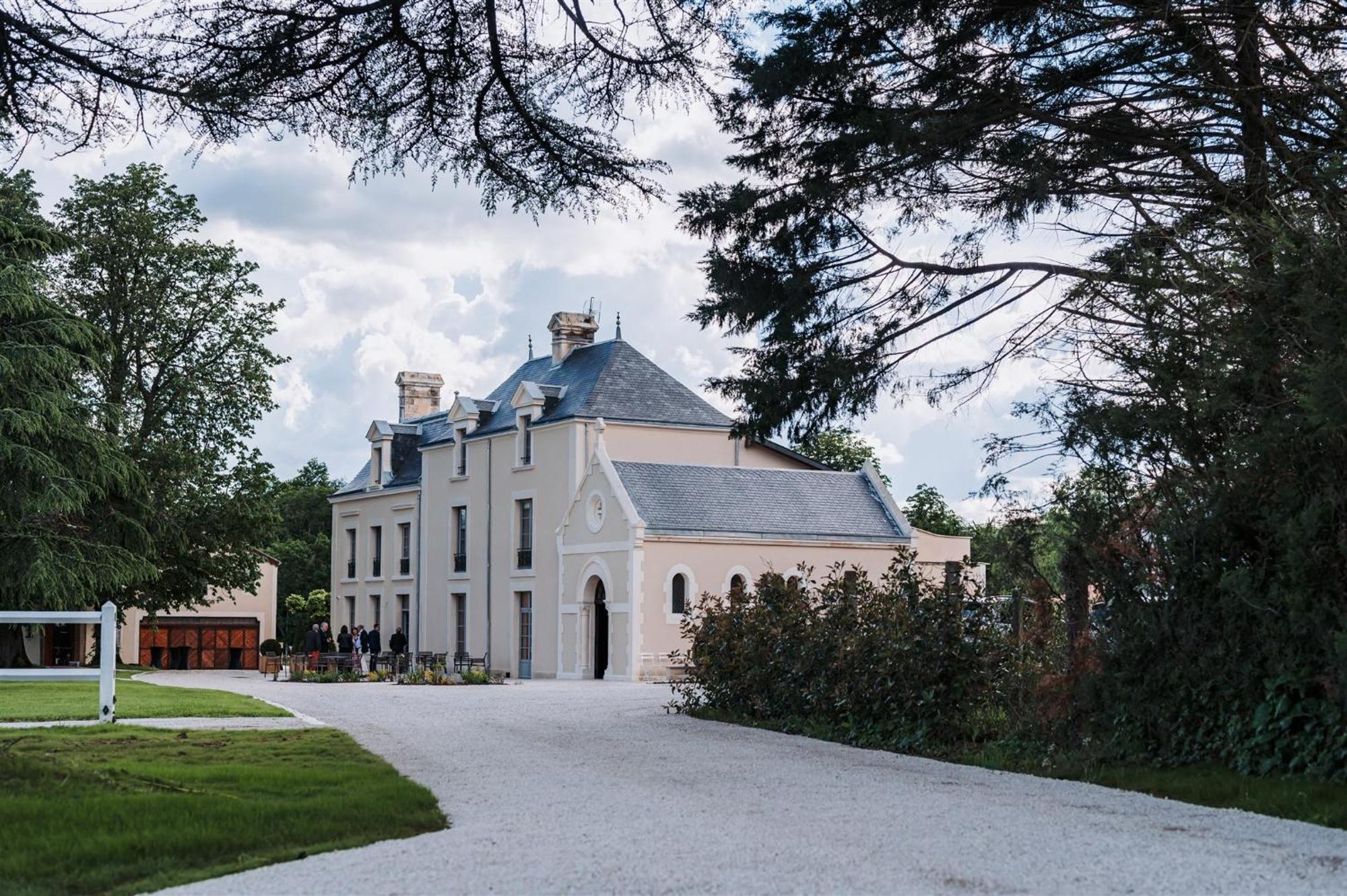 Готель Domaine De L'Ecorcerie Fontaine-le-Comte Екстер'єр фото