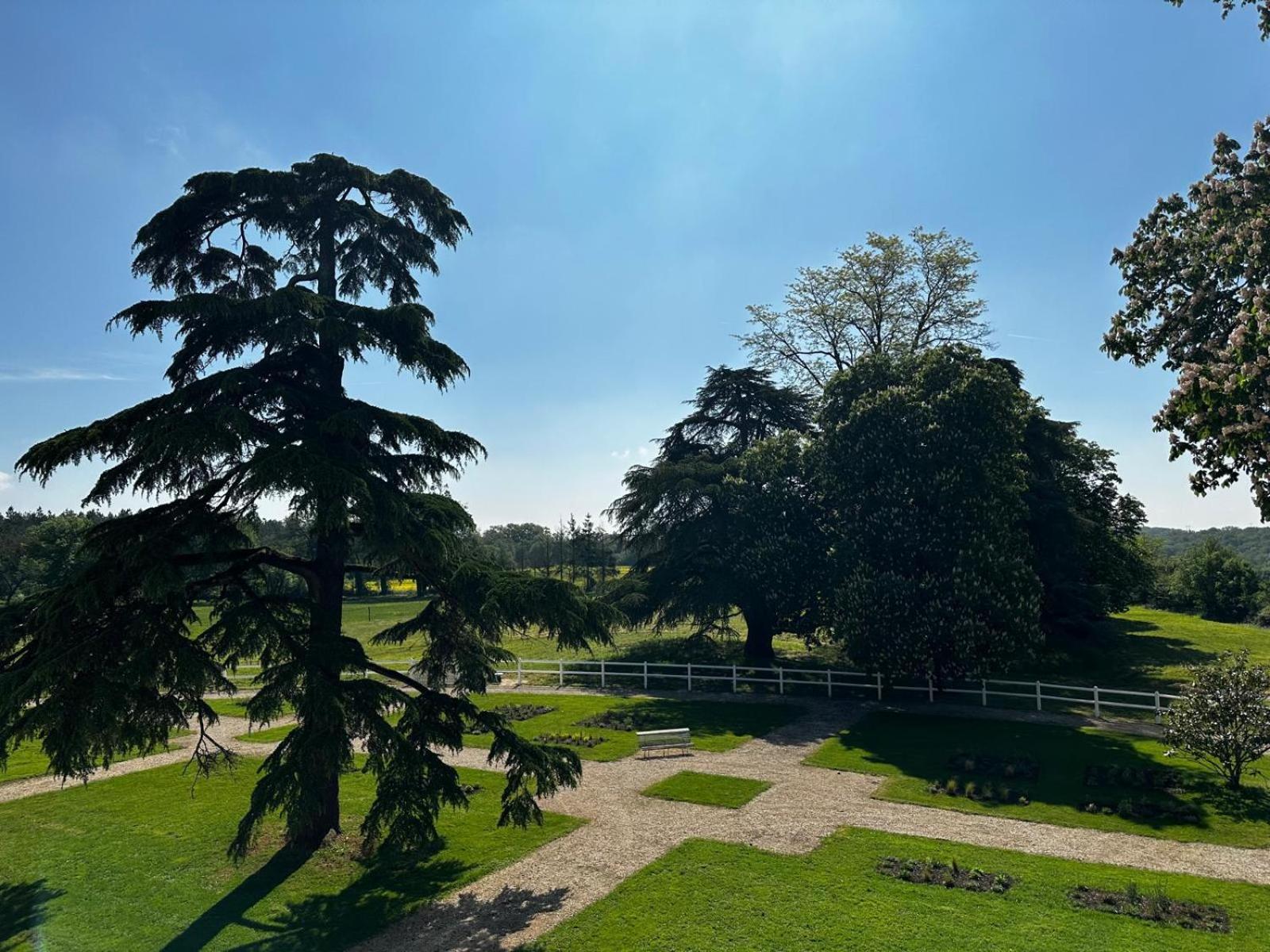 Готель Domaine De L'Ecorcerie Fontaine-le-Comte Екстер'єр фото