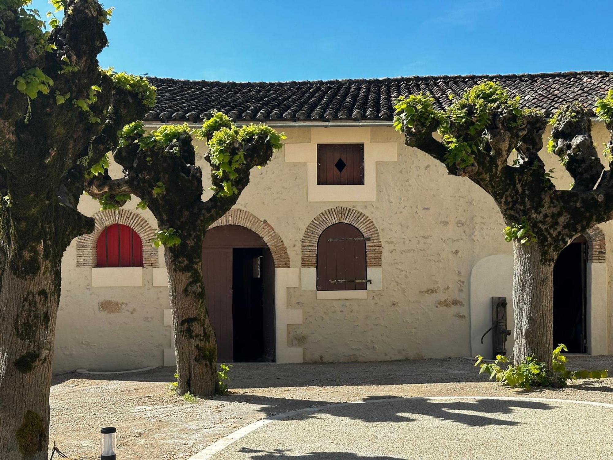 Готель Domaine De L'Ecorcerie Fontaine-le-Comte Екстер'єр фото